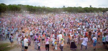 Celebració de la festa Holi, el 30 de juny de 2024. Autora: Alba Garcia Barcia.