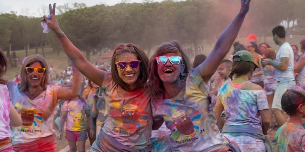 Celebració de la festa Holi, el 30 de juny de 2024. Autora: Alba Garcia Barcia.