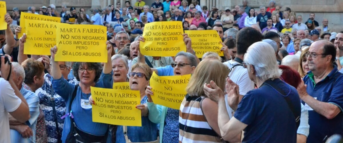 Foto portada: un moment de la manifestació. Autor: J.d.A.