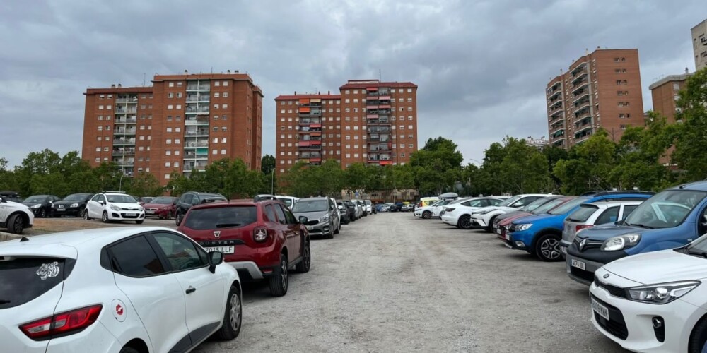 Aparcament de sorra de l'Eix Macià. Autor: Jordi M.