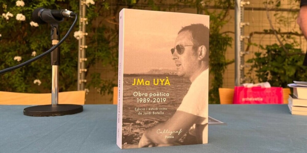 El recull de l'obra poètica de Josep Maria Uyà. Autor de la foto: Jordi M.