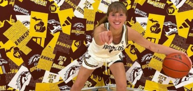 Foto de portada: Marina Asensio, amb el seu equip Western Michigan. Autor: Cedida