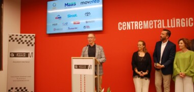 Foto de portada: Josep Pont, després de rebre el premi. Cedida