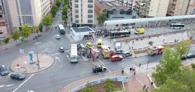 Foto portada: ambulàncies i bombers a l'entorn de Sabadell Centre, després de l'incident. Autor: Jesús Carrillo (@xuscarrillo) via X.