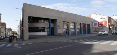 Foto portada: exterior del Parc de Bombers, fa un temps. Autor: cedida.