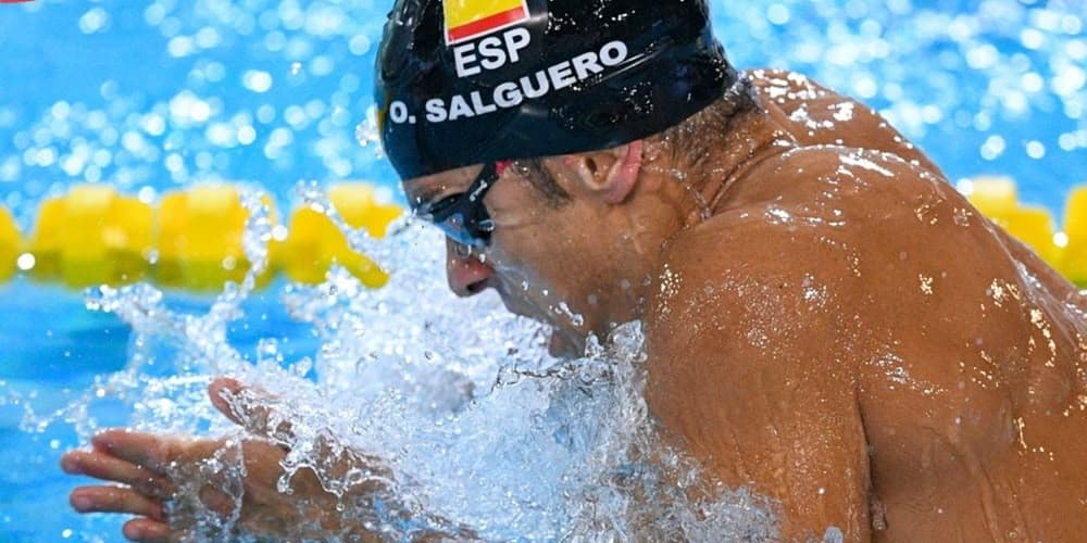 Foto portada: el nedador Óscar Salguero.