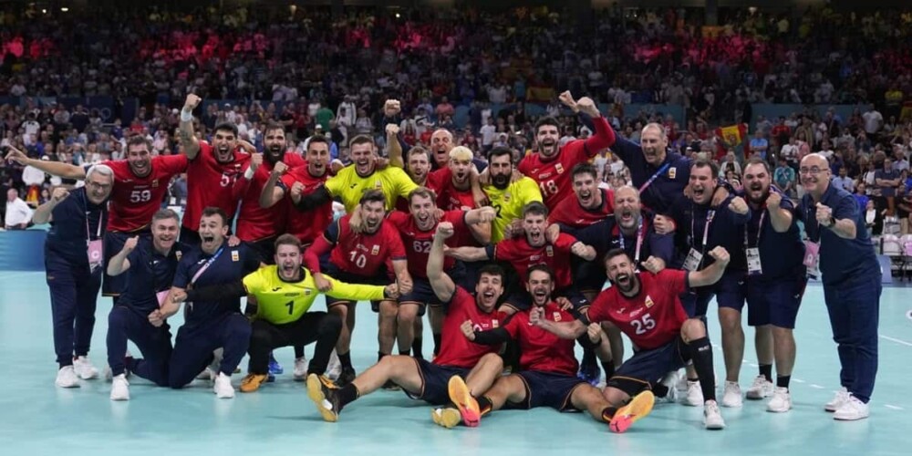 Celebració de l'equip després de guanyar el partit. Autor: COE via X.
