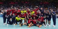 Celebració de l'equip després de guanyar el partit. Autor: COE via X.