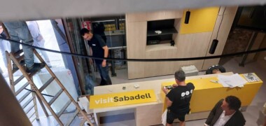 Foto portada: la nova oficina de turisme, al juliol. Autor: A.Pardina.