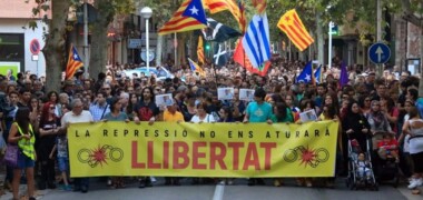 Pla general de la capçalera de la manifestació a Sabadell per demanar l'alliberament dels CDR empresonats, el 28 de setembre del 2019. (Horitzontal)