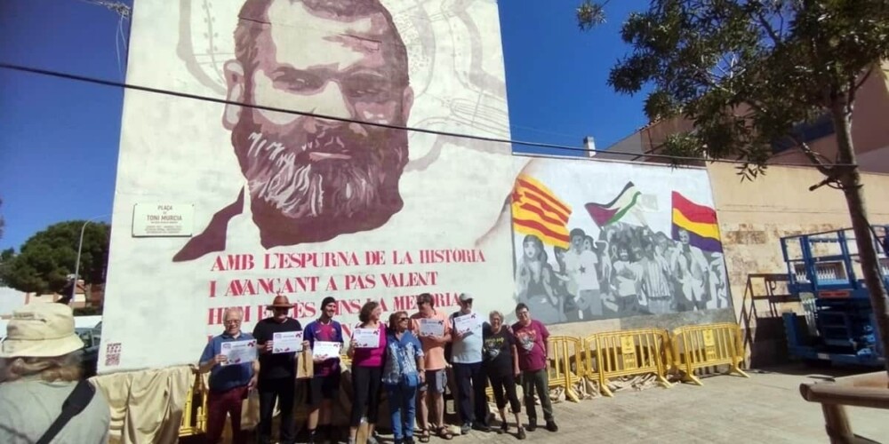 Foto portada: mural en record de Toni Murcia. Autor: cedida.