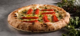 Foto portada: una pizza. Font: The Best Chef Awards.