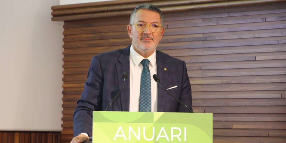 Foto de portada: el conseller d'Empresa i Treball, Miquel Sàmper, durant la presentació de l'Anuari de la pime catalana 2024. Autor: Martí Pernía