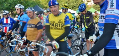 Foto portada: sortida de la primera trobada de bicis clàssiques. Autor: J.d.A.