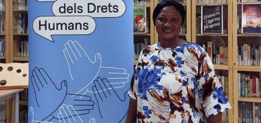 Foto de portada: Fatou Nyage, a la jornada de Ciutats Defensores dels Drets Humans. Autor: Albert P