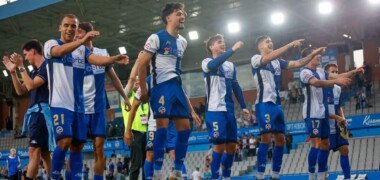 Jugadors del CE Sabadell celebrant la victòria contra el Cornellà. Autor: S. Dihör