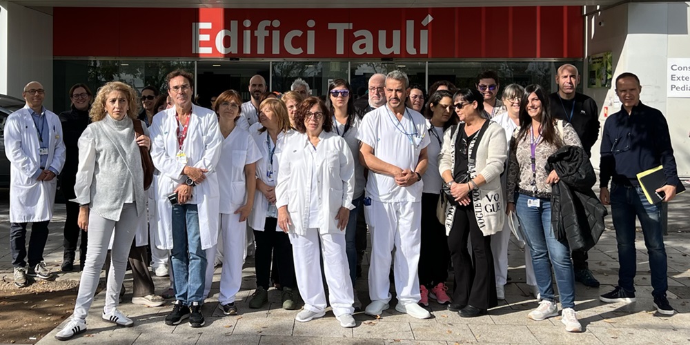 Foto portada: concentració al Parc Taulí en solidaritat amb les víctimes de la DANA. Autor: ACN.