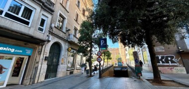 Foto portada: entrada de l'aparcament de Saba per la plaça del Pedregar. Autor: J.d.A.