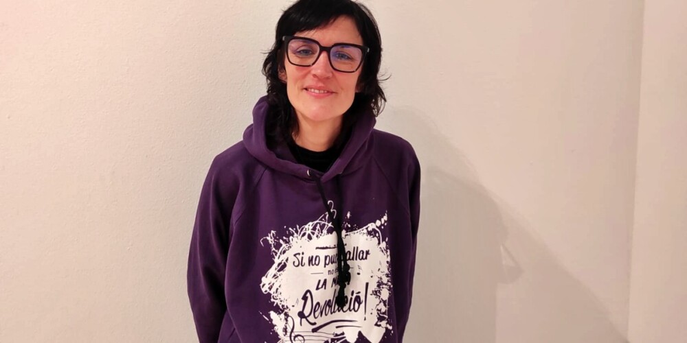 Foto de portada: l'activista feminista, Pamela Palenciano, a la presentació del monòleg "No solo duelen los golpes". Autor: M.G