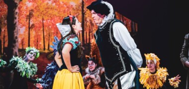 Foto de portada: un moment dels protagonistes de Blancaneus i els 7 nans. Autor: cedida