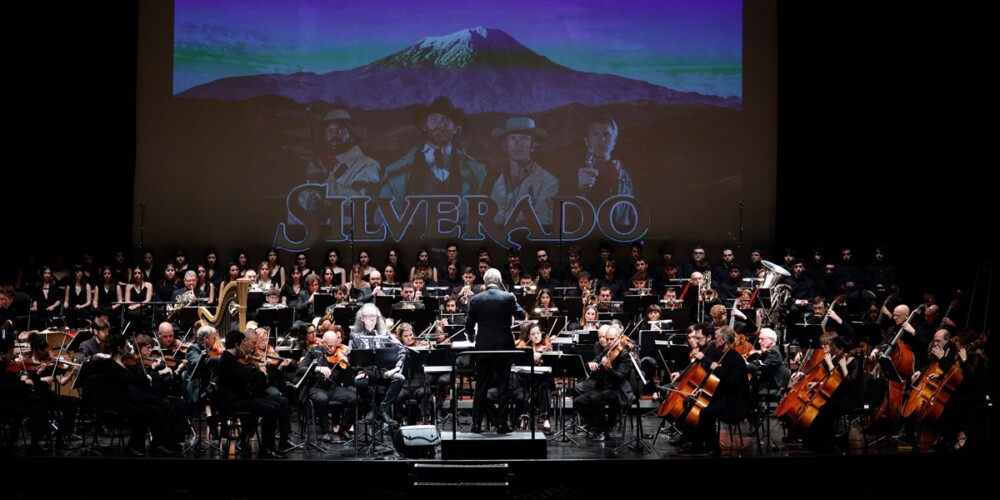 Foto portada: un moment del concert de l'OS Vallès basat en el 'western'. Autor: David Jiménez.