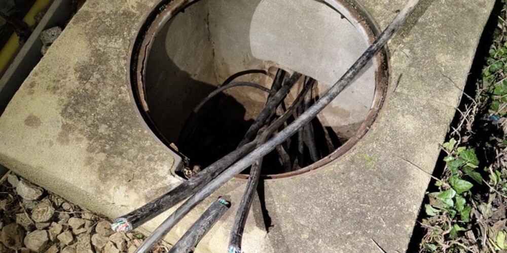 Foto de portada: una imatge del robatori de cable de coure. Autor: Rodalies