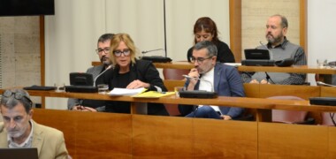 Foto portada: un moment del ple de pressupostos. Autor: J.d.A.