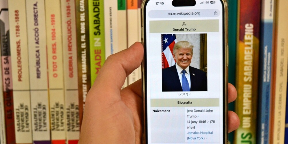 Foto portada: entrada de Donald Trump, president electe dels Estats Units, a la viquipèdia en català, el 6 de novembre. Autor: J.d.A.