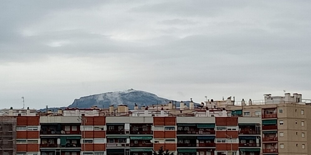 Foto portada: el cim de la Mola, des de la Concòrdia. Autor: J.Asensio.