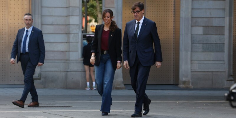 Foto portada: l'alcaldessa de Sabadell, Marta Farrés, i el president de la Generalitat, Salvador Illa, a la plaça Sant Roc. Autor: D.Jiménez.
