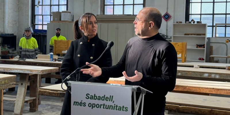 El regidor Antonio Rodríguez Galián, amb l'alcaldessa Marta Farrés, aquest matí. Autor: cedida.
