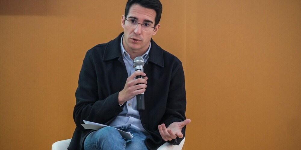 Josep Martínez Valencia, alcalde de Badia de Vallès, en una trobada amb la ciutadania. Autor: cedida.