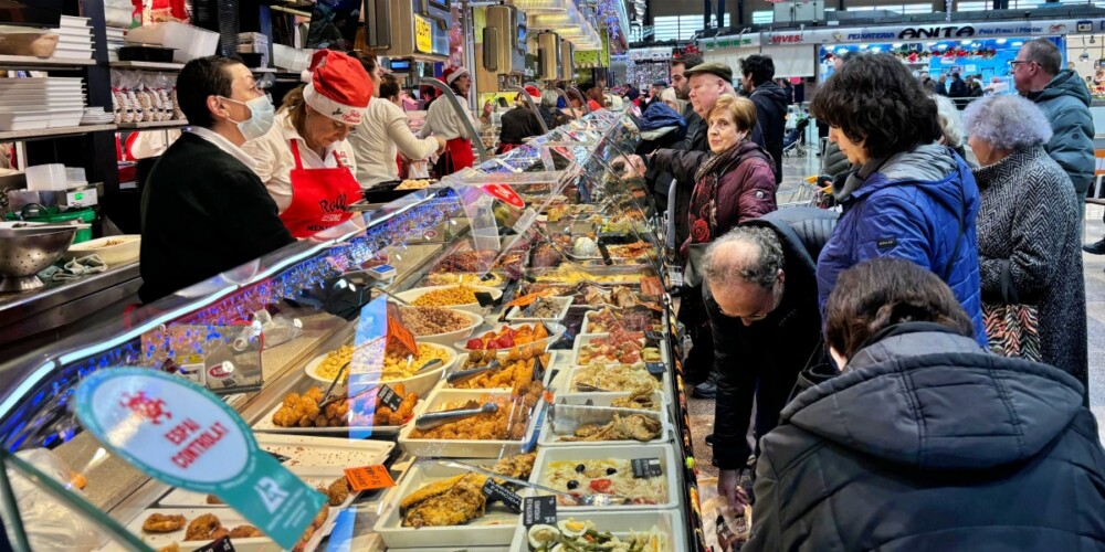 Foto portada: una parada del Mercat Central, el passat 24 de desembre. Autor: J.d.A.