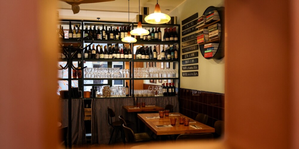 Foto portada: un detall del restaurant Rauxa, un dels recomanats per la nostra audiència per tastar les croquetes. Autora: Alba Garcia Barcia.
