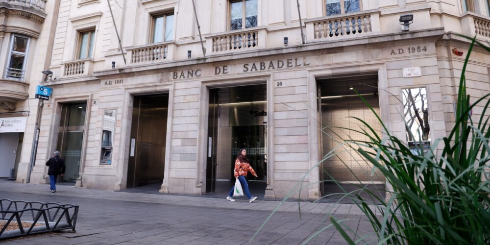 Oficina del Banc Sabadell a la plaça Sant Roc. Autor: D.Jiménez.