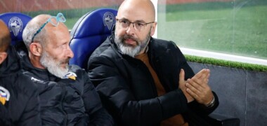 Movilla, a la banqueta. Autora: Dihör