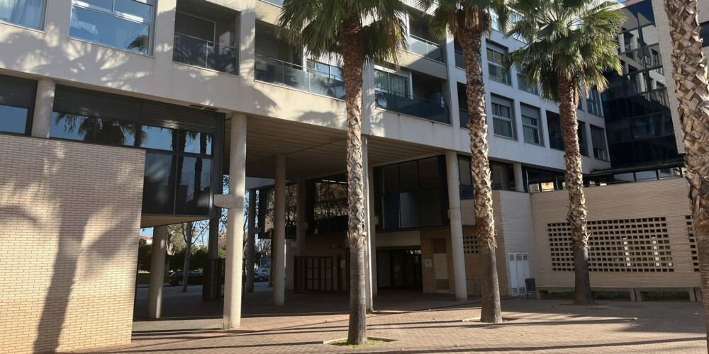 Exterior del Complex de gent gran de Sant Oleguer
