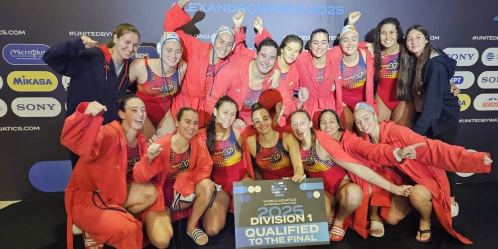 Foto de portada: Selecció espanyola de waterpolo, guanyadora de la Divisió 1. RFEN