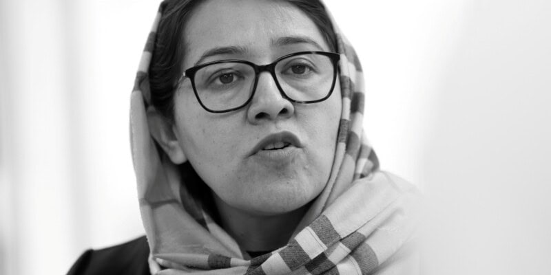 La investigadora, acadèmica i activista agfanesa Orzala Ashraf Nemat, a l'institut Pau Vila, el 20 de febrer. Autor: D.Jiménez.