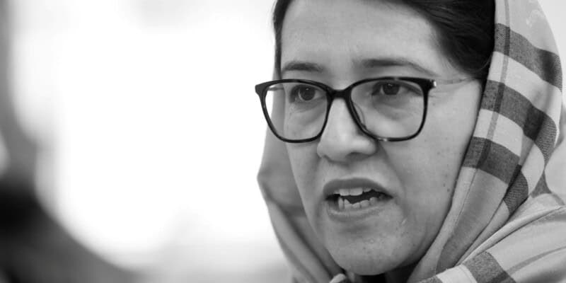 La investigadora, acadèmica i activista agfanesa Orzala Ashraf Nemat, a l'institut Pau Vila, el 20 de febrer. Autor: D.Jiménez.