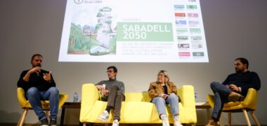 Foto portada: el director de l'iSabadell, Jordi de Arriba, el periodista Jordi Muñoz, la il·lustradora Marina Vidal i el dissenyador Miquel Àngel Claveria. Autor: D.Jiménez.