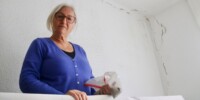 Lola Sánchez, al dormitori de casa seva afectat per les obres. Autor: acn.