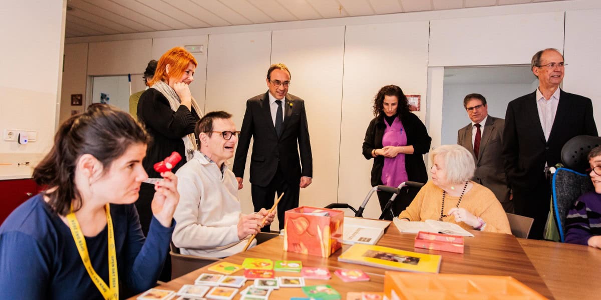 El president del Parlament de Catalunya, Josep Rull, visitant Atendis. Autor: cedida.