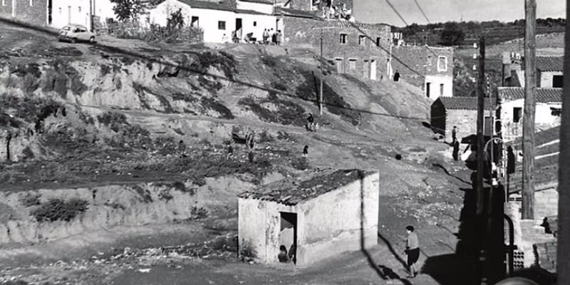 Foto portada: barraques a Sabadell, com a la pel·lícula 'El 47'. Autor desconegut.