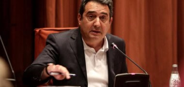 Foto portada: Manuel Bustos, al Parlament. Autor: ACN.