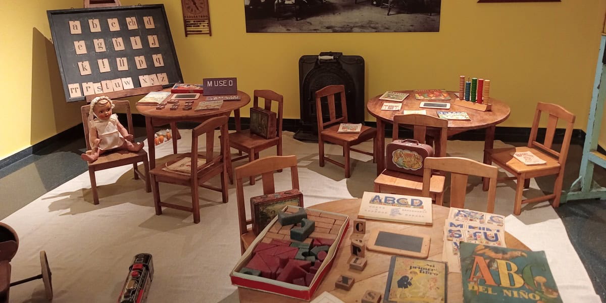 Foto portada: el Museo Pedagógico de Aragón. Autor: J.A.