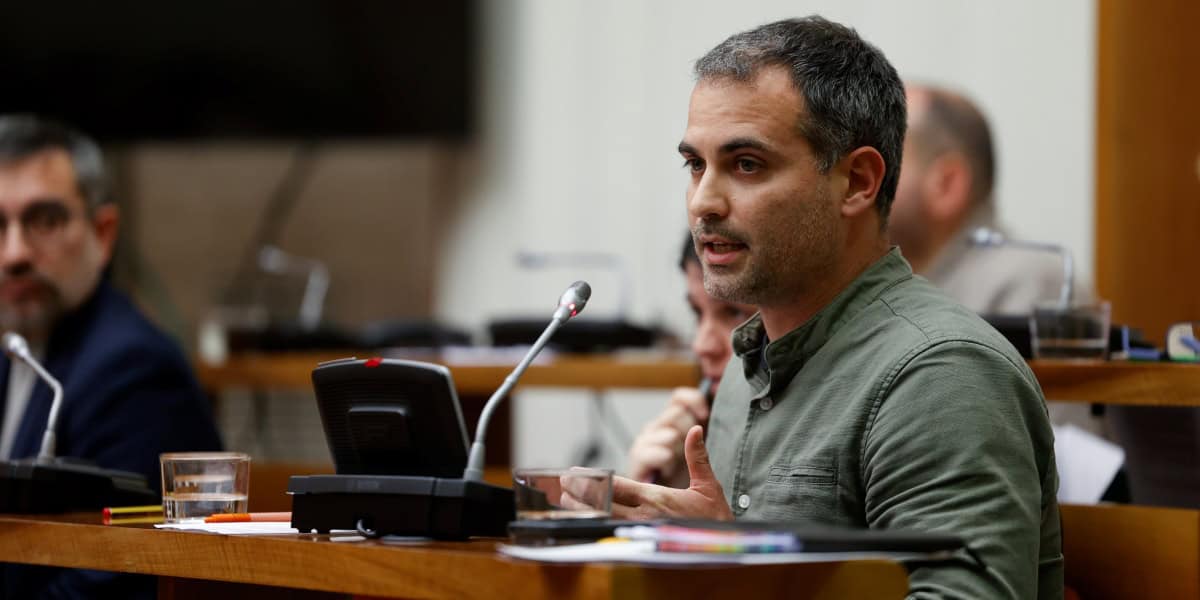 Foto portada: el portaveu de la Crida, Oriol Rifer, al ple. Autor: D.Jiménez.