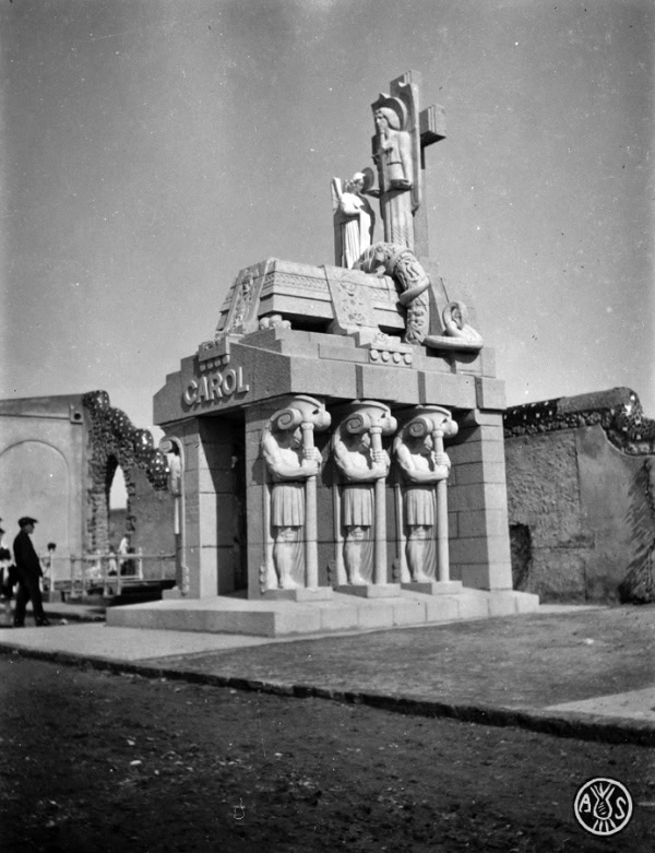 Panteó de la família Carol (1916). Font: catàleg Imagina / AHS. 