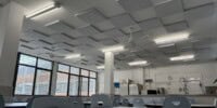 Foto de portada: Aula amb ventiladors. Ajuntament de Sabadell
