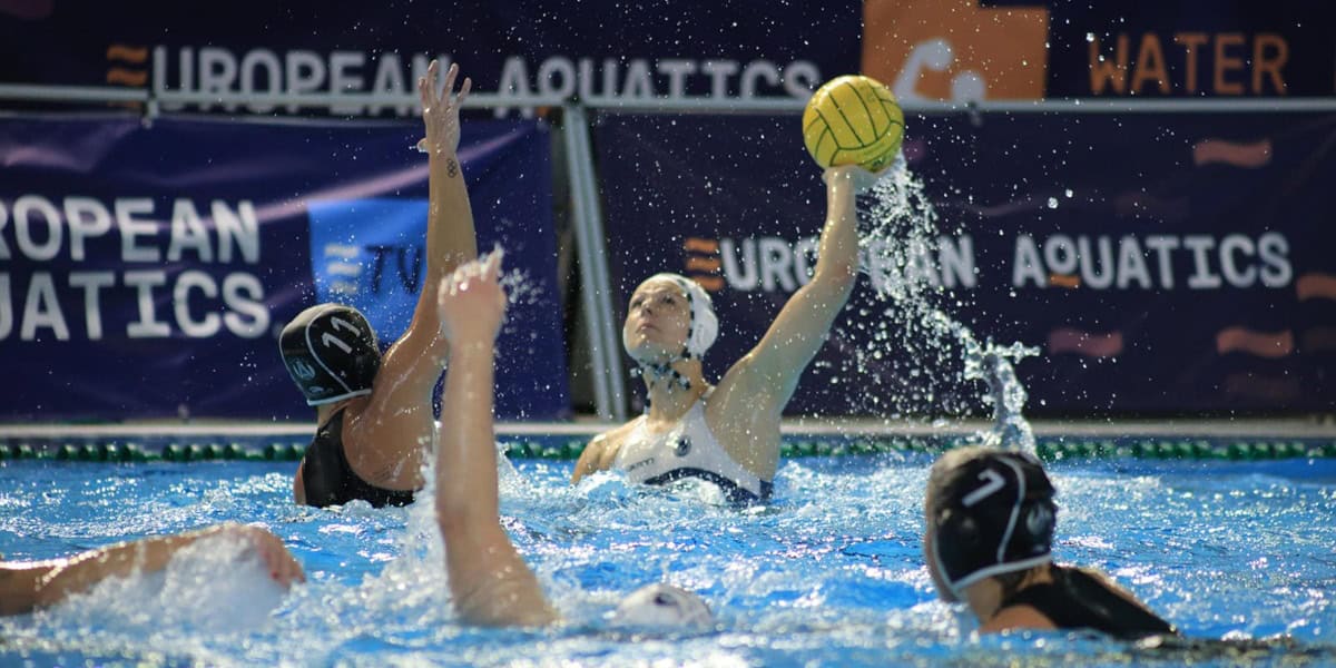 Foto de portada: Simone Van de Kraats, la millor del partit. Autor: Victor Castillo